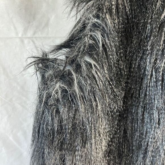 WD NY Faux Fur Lightly Lined Vest Sz L - Picture 10 of 11